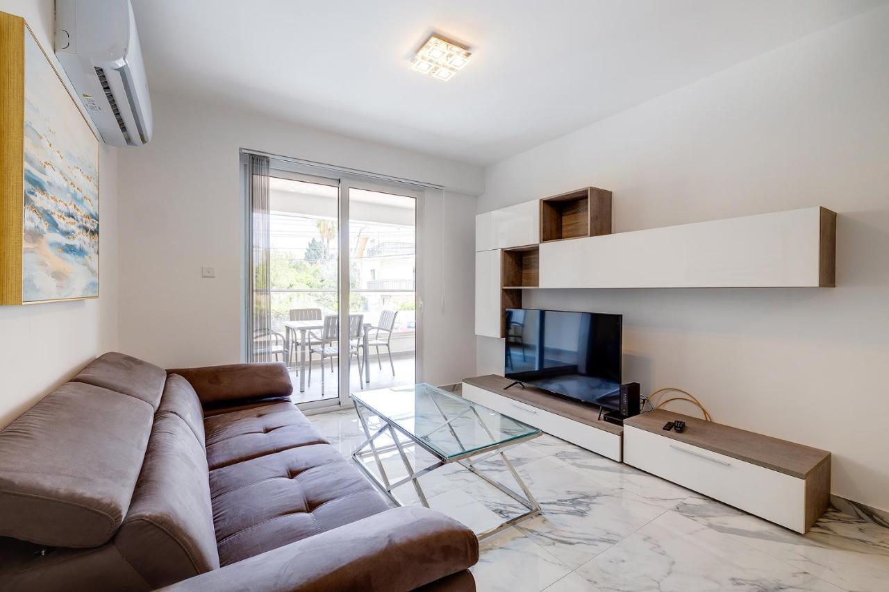 Modern Apartment Steps To St George'S Bay San Giuliano Esterno foto